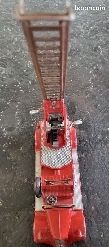 Dinky toys auto echelle pompier DELAHAYE 32 D avec boite d