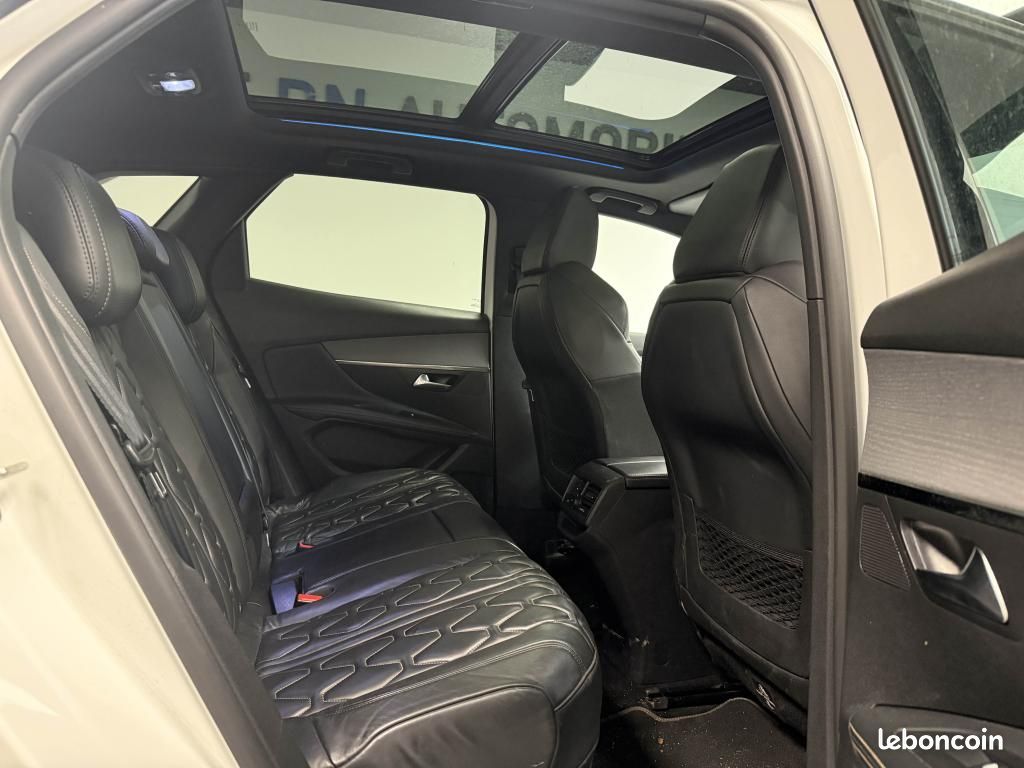 PEUGEOT 3008 Hybrid4 300 ch GT e-EAT8 (image 12)