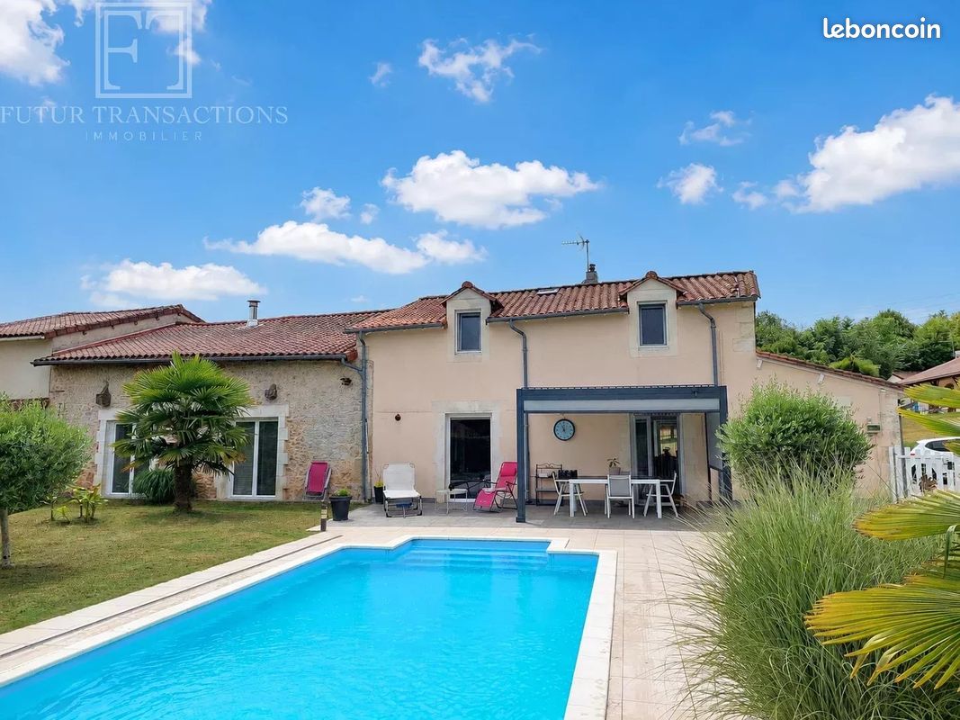 Maison 7 pièces 188 m² · à Saint-Martial-de-Valette · 188 m² · 263 900 €