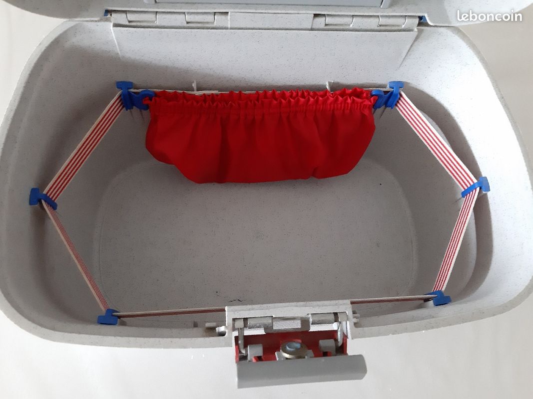 Vend Vanity Case rigide K WAY (image 3)