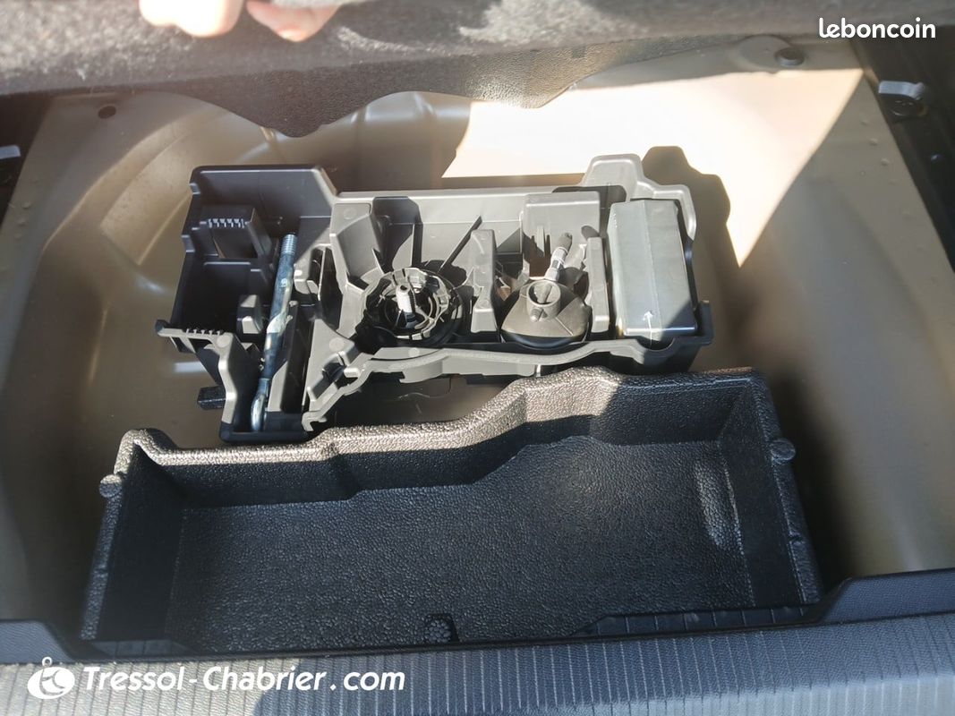 PEUGEOT 2008 PureTech 100 S&S BVM6 Active (image 17)