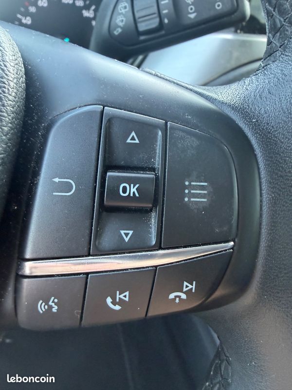 FORD FOCUS BREAK 1.0 ECOBOOST SCTI 125CH TITANIUM - BLUETOOTH - GPS - CROCHET D'ATTELAGE - RADAR DE RECUl (image 22)
