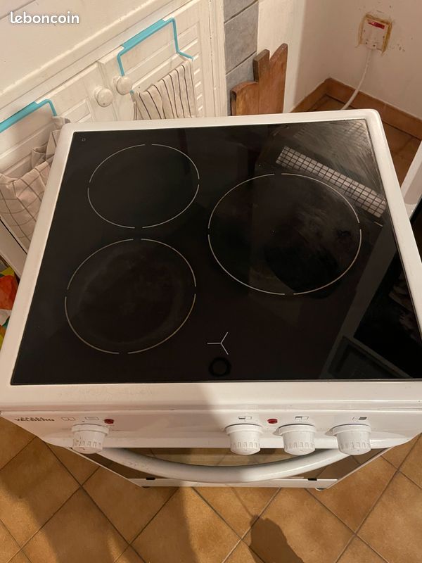 Vends cuisiniere 3ans bon etat (image 1)