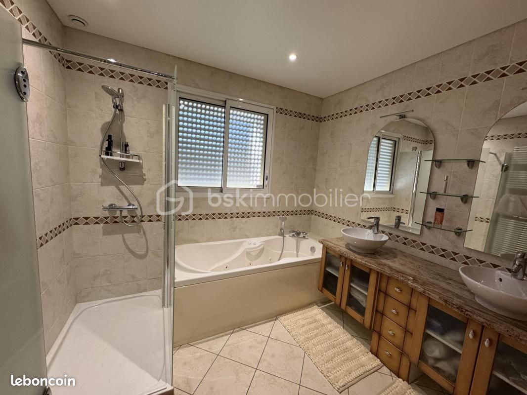 Villa 5 pièces 320 m² (image 15)