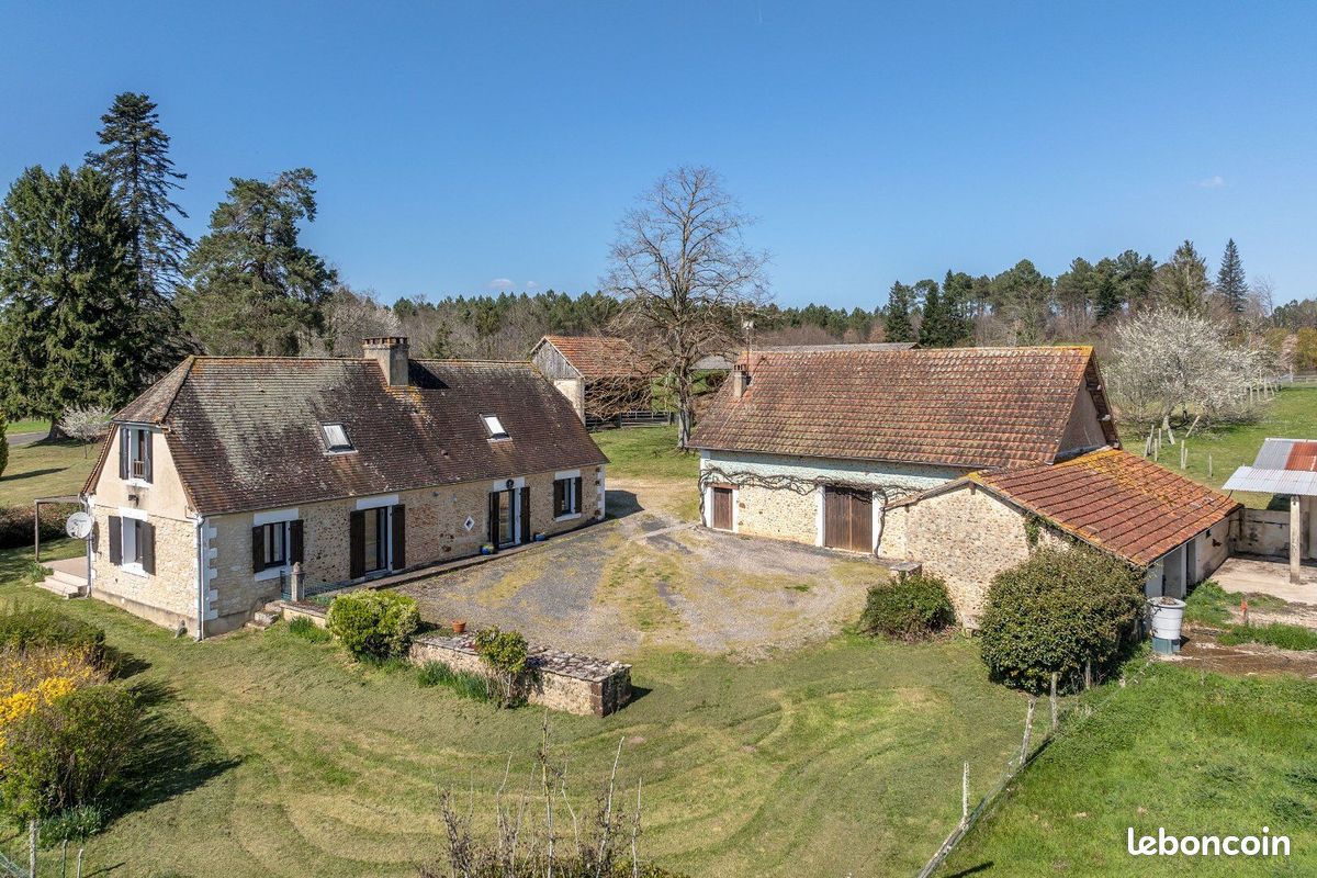 Maison 5 pièces 140 m² · à Saint-Geyrac · 140 m² · 340 000 €