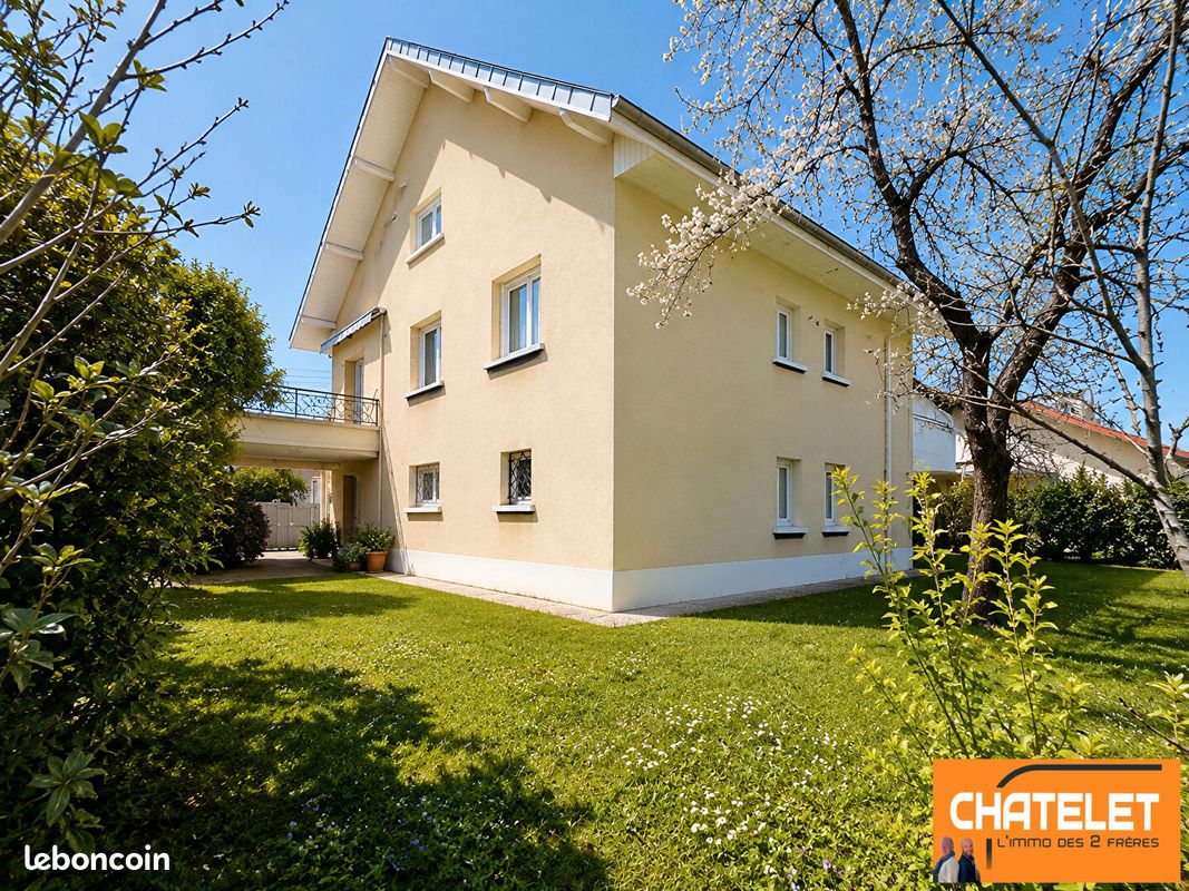 Maison 7 pièces 150 m² · à Bourg-en-Bresse · 150 m² · 229 000 €
