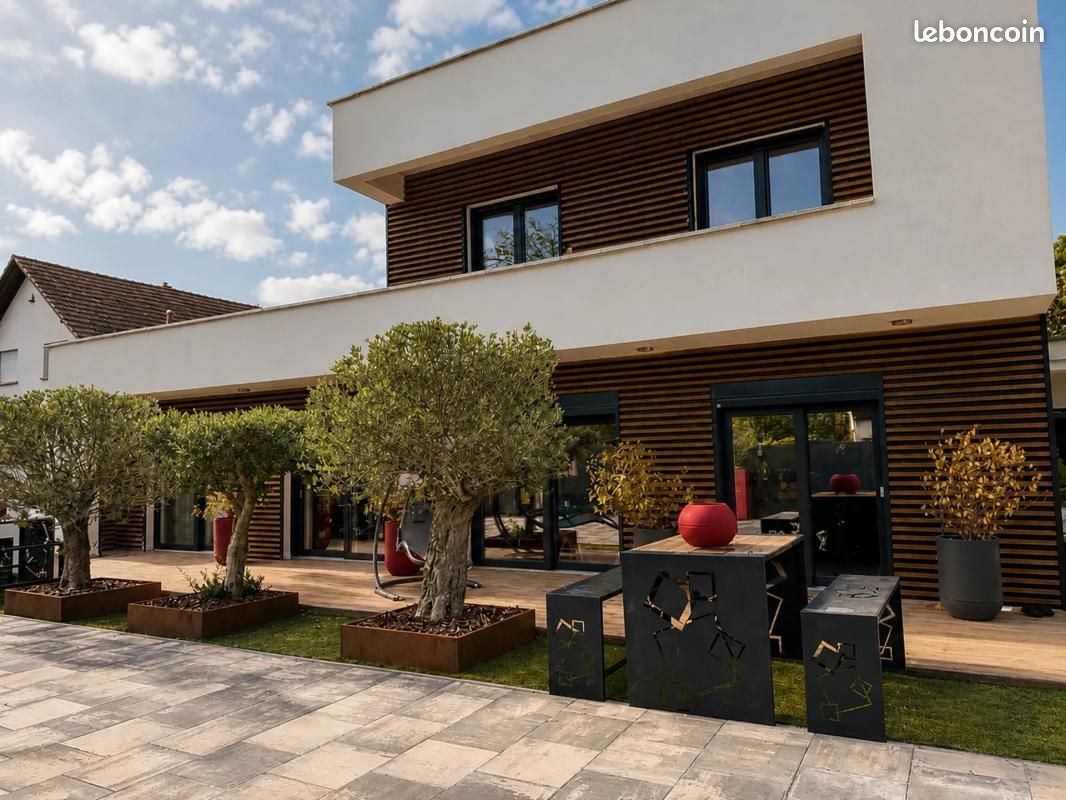 Maison 8 pièces 238 m² · à Kembs · 238 m² · 725 000 €