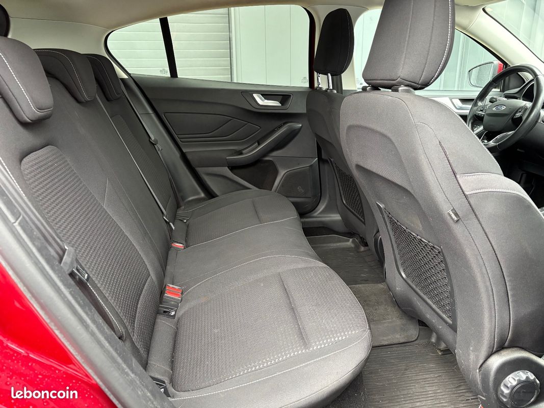 FORD FOCUS 1.0 EcoBoost 100 CH BVM6 Trend Business / CARPLAY / CAMERA / KEYLESS (image 17)