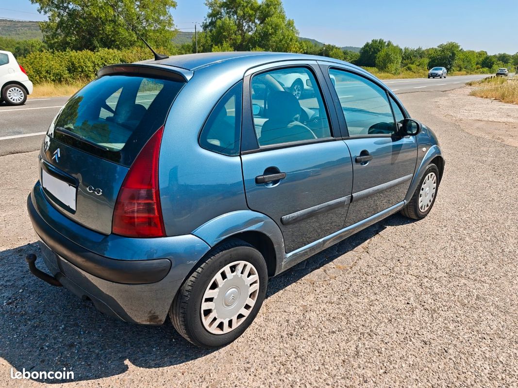 Citroën c3 1.4 70 cv / clim ok / attelage / ct ok (image 3)
