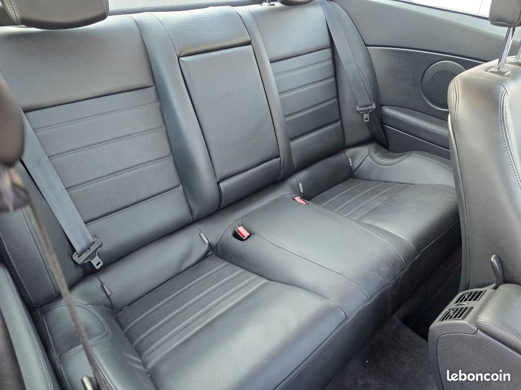 RENAULT LAGUNA III COUPE 2.0 DCI 150CV BVA Initiale (image 8)