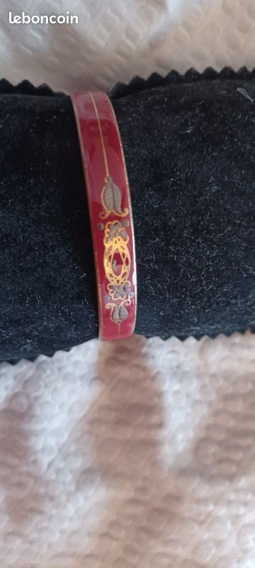 Bracelet Jonc Vintage Années 70 émaillé - Motifs Floraux Rouges Sur Fond Blanc - Diamètre 68mm