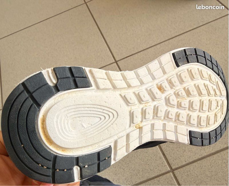 Lot de deux paires de baskets (image 4)