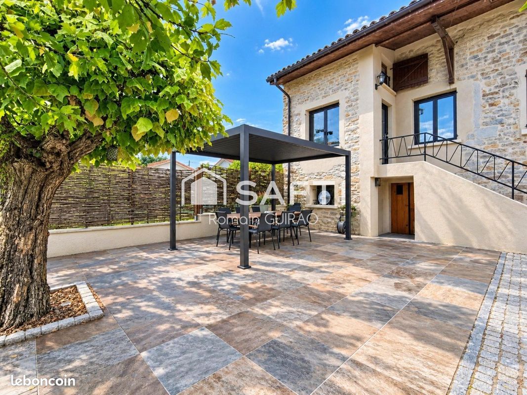 Maison 4 pièces 120 m² · à Revonnas · 120 m² · 327 000 €