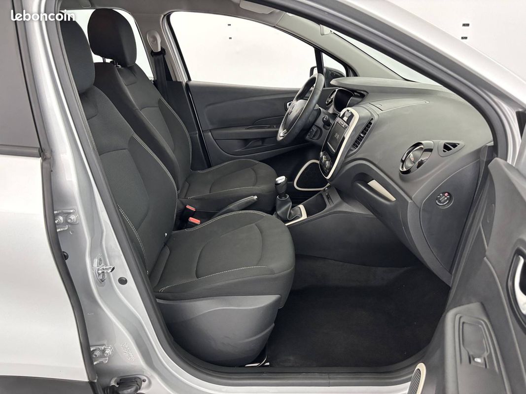 RENAULT Captur TCe 90 - 19 Business (image 14)