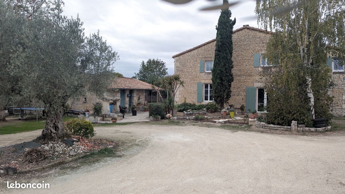 Maison 7 pièces 265 m² · à Niort · 265 m² · 395 000 €