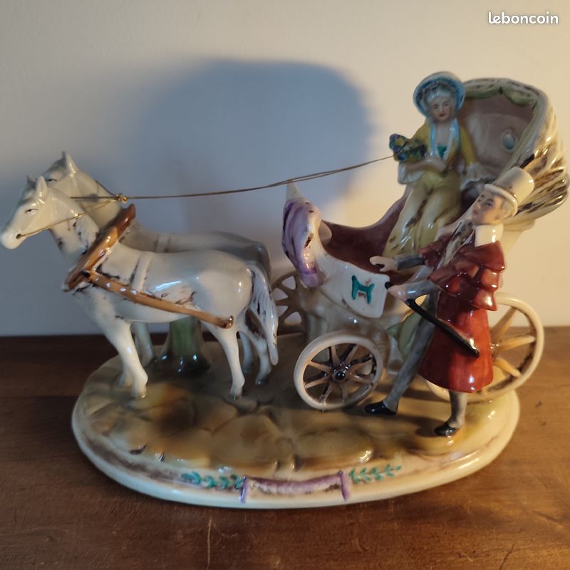 Figurine Porcelaine Allemande Gräfenthal - Calèche et Chevaux (RDA) (image 1)