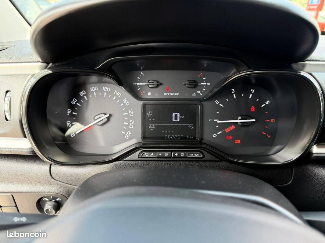 Citroën C3 Société (2 places) 82 CH FEEL NAV TVA récupérable (image 7)