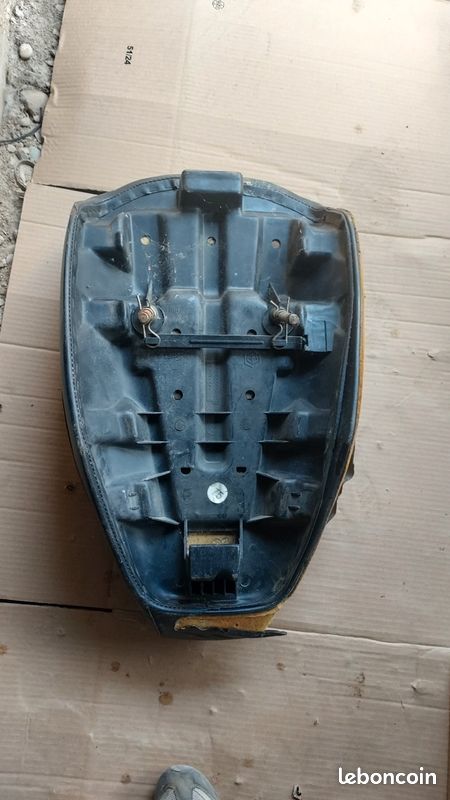 Selle piaggio hexagon 125 (image 3)