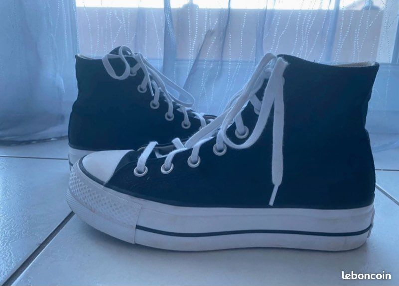 Converse Chuck Taylor Converse 38 Olx WOMEN SNEAKERS LOWCUT FLATS