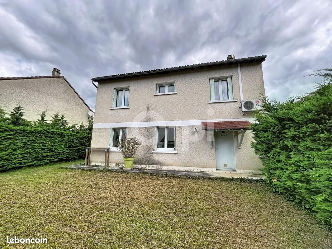 Maison 6 pièces 112 m² · à Saint-Pantaléon-de-Larche · 112 m² · 194 600 €