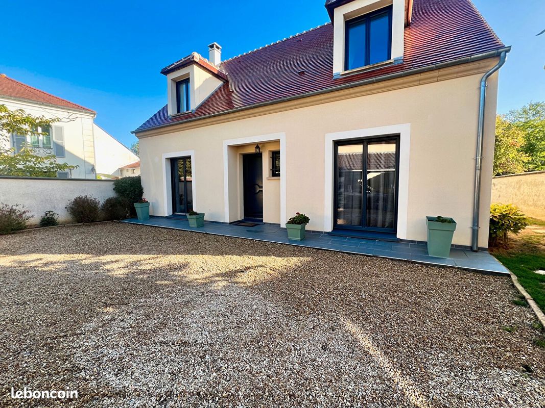 Maison 6 pièces 131 m² · à Brie-Comte-Robert · 131 m² · 553 000 €