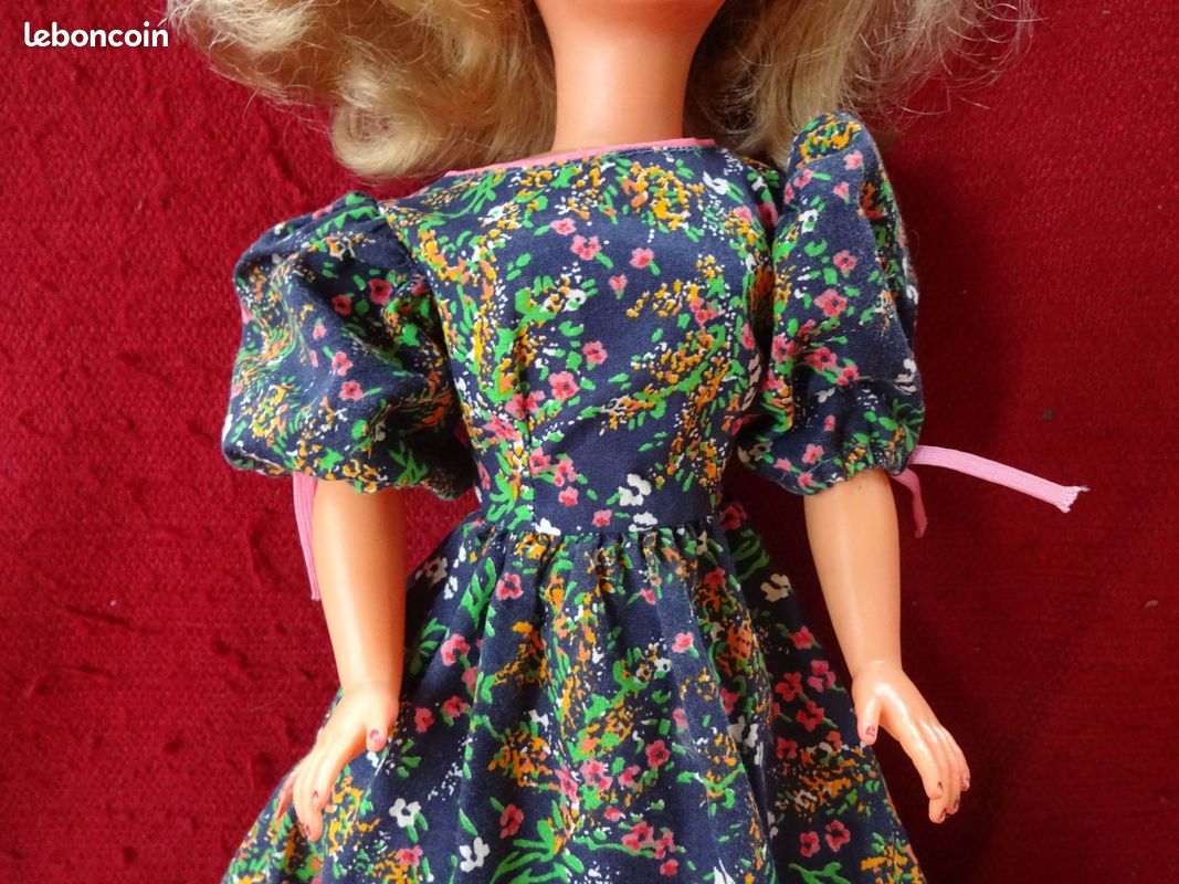 POUPÉE CATHIE BELLA blonde yeux bleu,jambes raides,chaussures bella +vetements EUR 80,00 - FR