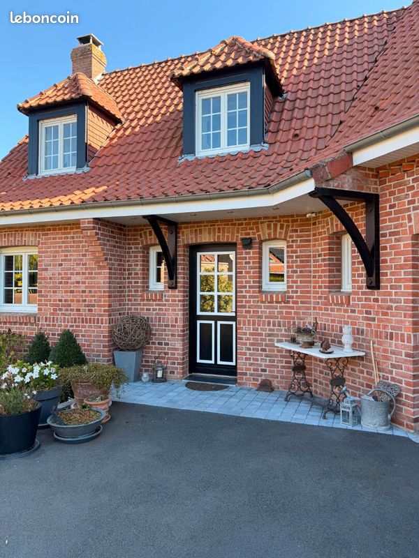 Maison 7 pièces 167 m² · à Coutiches · 167 m² · 531 000 €