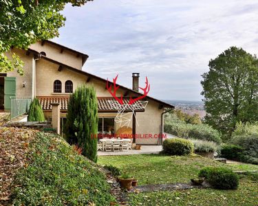 Maison 980 000 € - 323 m²