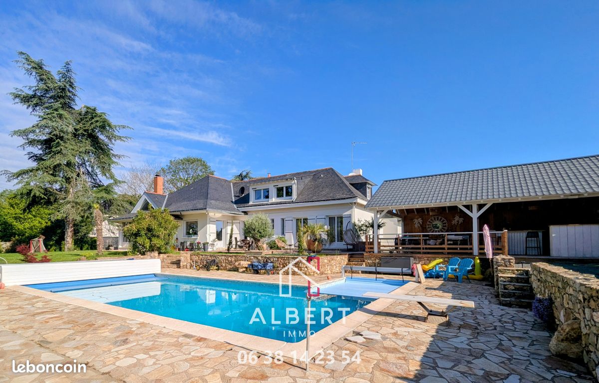 Maison 10 pièces 285 m² · à Angers · 285 m² · 699 000 €