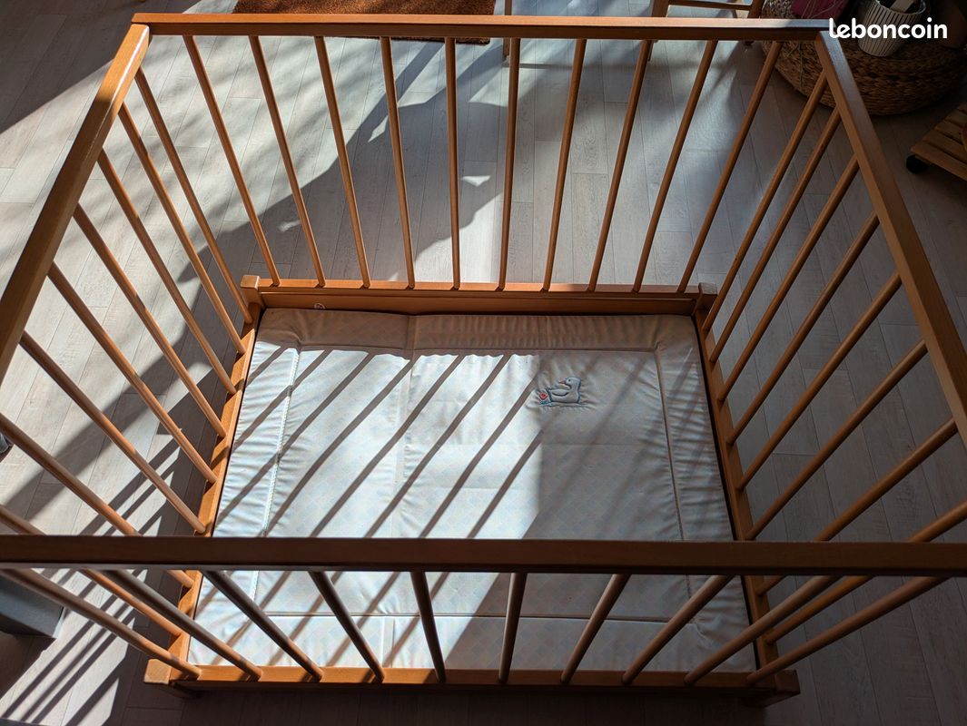 Vends parc pour enfants en bois (image 2)