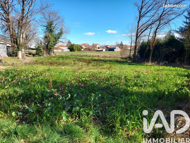 Terrain 1466 m² Terres-de-Haute-Charente