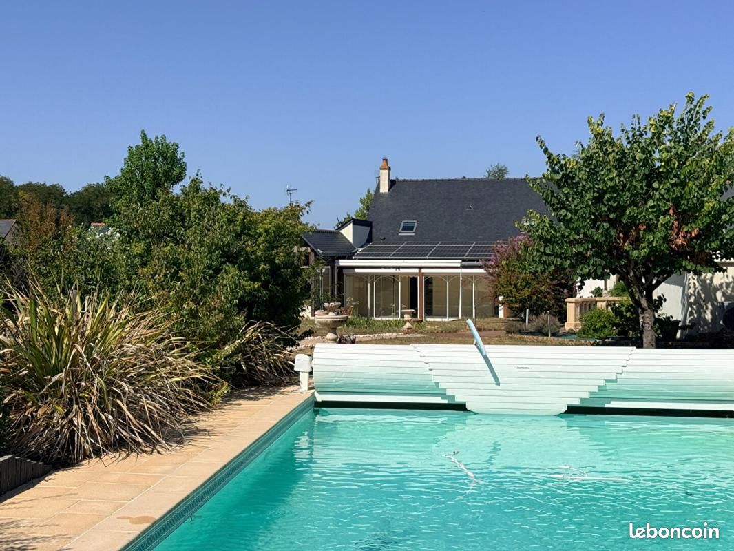 Maison 9 pièces 185 m² · à Gennes-Val-de-Loire · 185 m² · 273 500 €
