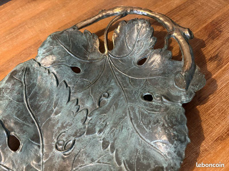 37 x 24 ancien plateau vide poches 1900 bronze décor vignes tbe (image 14)