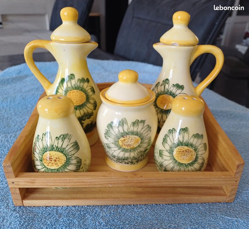 ancien serviteur de table assaisonnement huile, vinaigre, sel et poivre