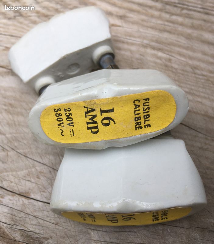 Lot Fusibles Porcelaine entraxe 3 cm 3X16A (image 1)