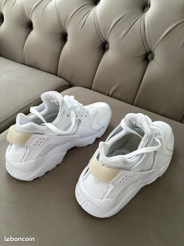Basket Nike - Air Huarache 'Triple White' (image 2)