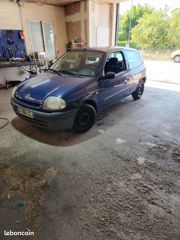 Clio 2 (image 1)