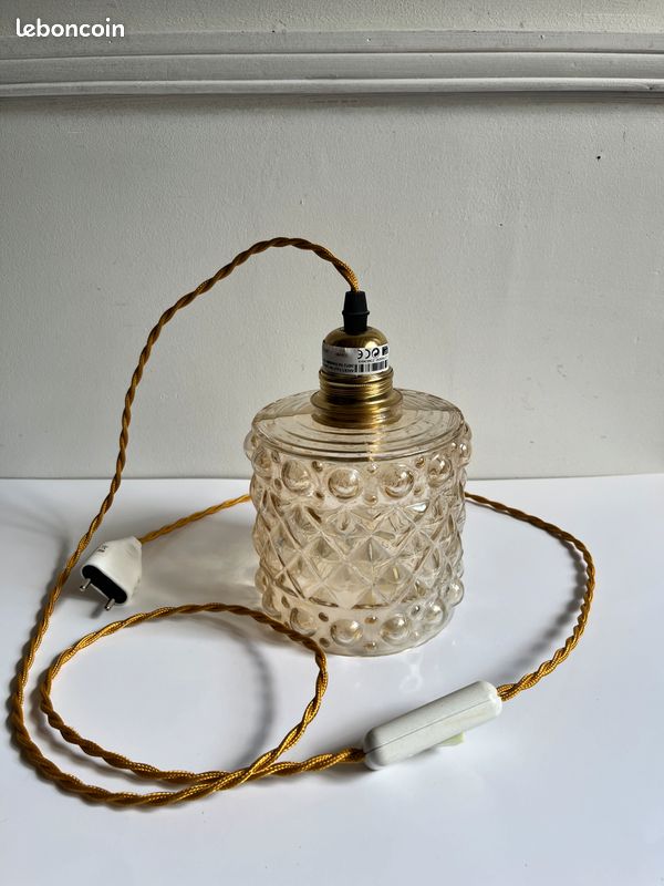 Lampe à poser globe en verre et pied tripode vintage