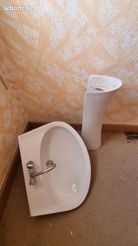 Vasque sur colonne (image 1)
