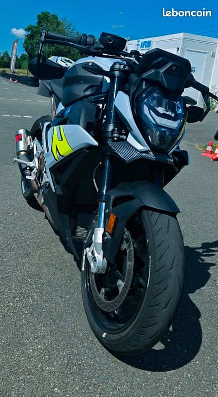 Bmw S1000R (image 1)
