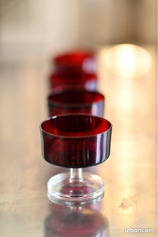 Coupes champagne cavalier rouge rubis Luminarc (image 1)