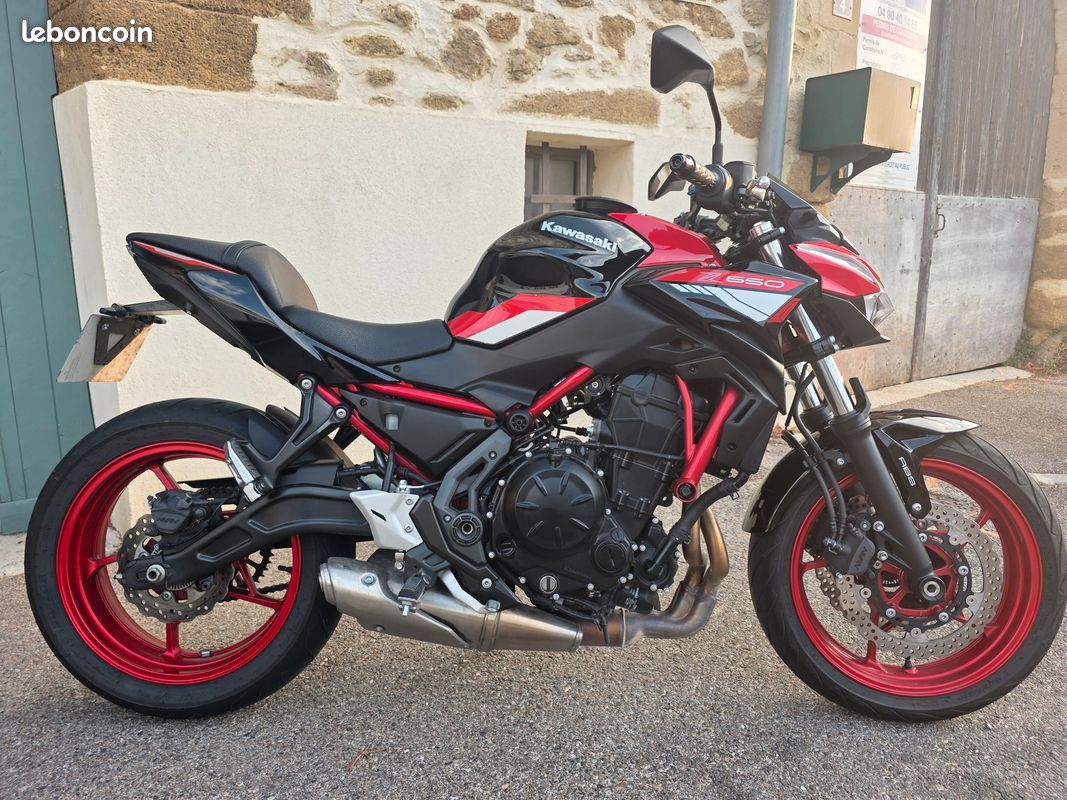 Kawa Z650 Noire et rouge (image 2)