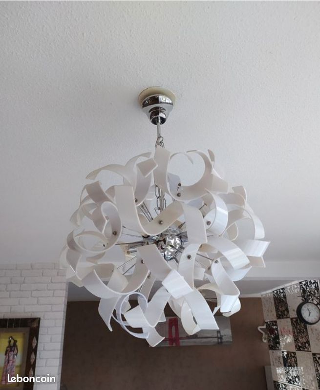 Lustre (image 1)