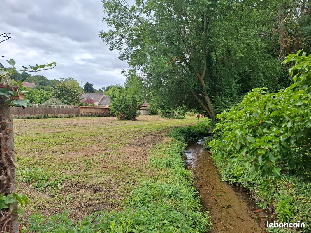 Terrain 1975 m² · à Aunay-sous-Crécy · 1 975 m² · 120 000 €