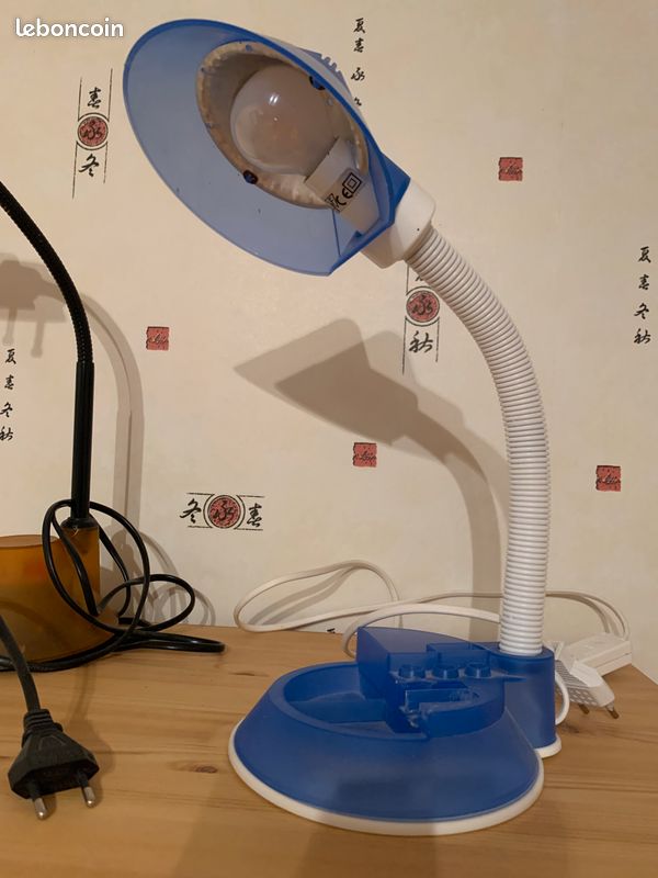 Lampe Bleue de Bureau (image 1)