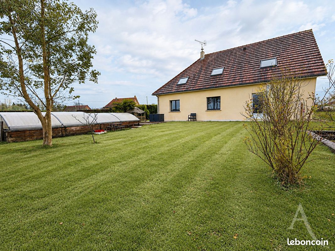 Maison 6 pièces 215 m² · à Hucqueliers · 215 m² · 333 300 €