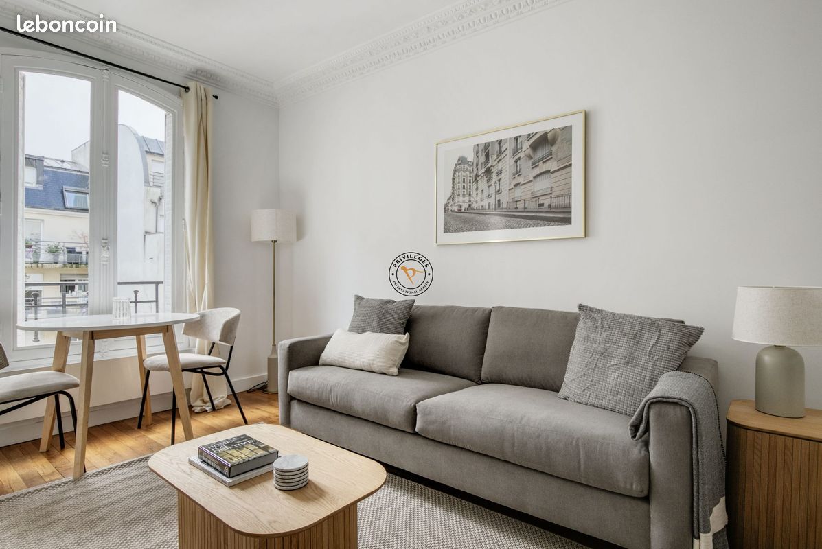Appartement 2 pièces 42 m² · à Paris · 42 m² · 2 300 €/mois