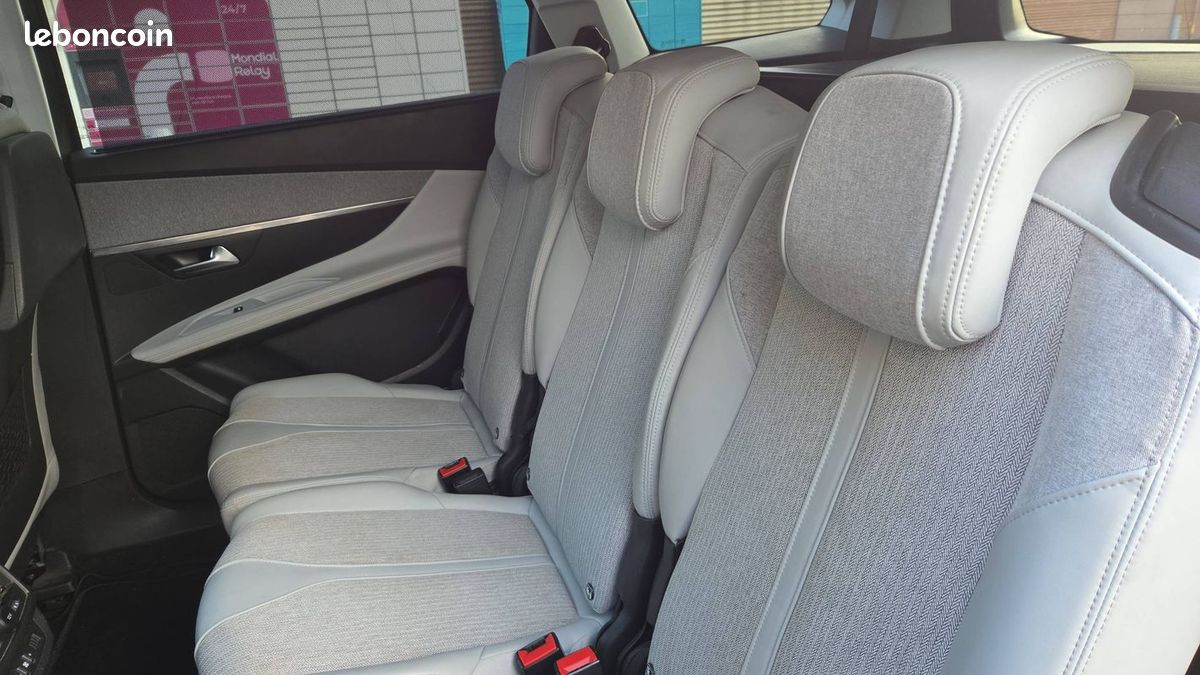 Peugeot 5008 II 1.5 BlueHDi 130 EAT8 Allure Business (image 9)