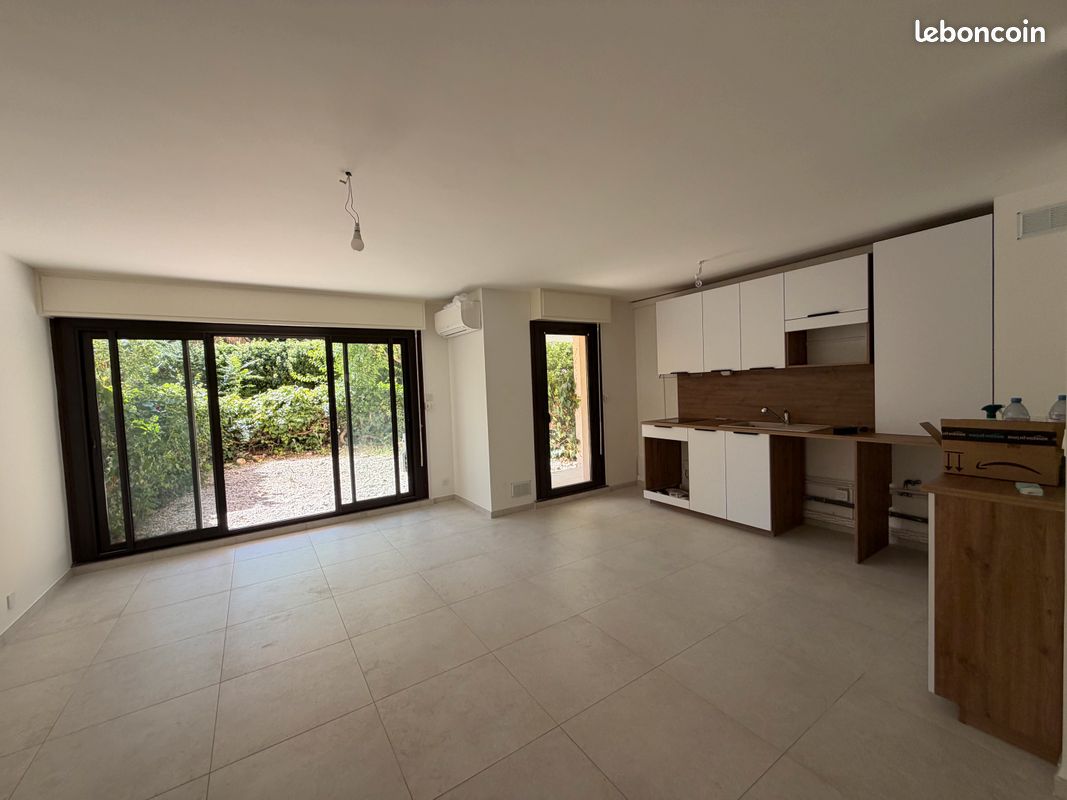 Parking 52 m² · à Bandol · 52 m² · 1 100 €/mois