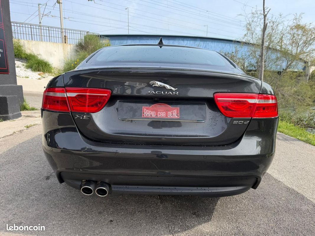 JAGUAR XE 2.0 D - 180 - BVA - AWD BERLINE R-Sport PHASE 1 (image 5)